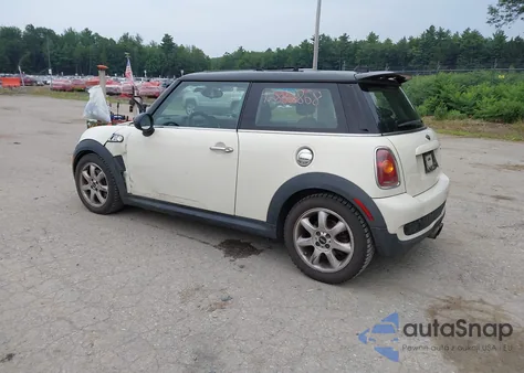 2010 Mini Cooper S z USA, uszkodzony, nr VIN WMWMF7C50ATX42847